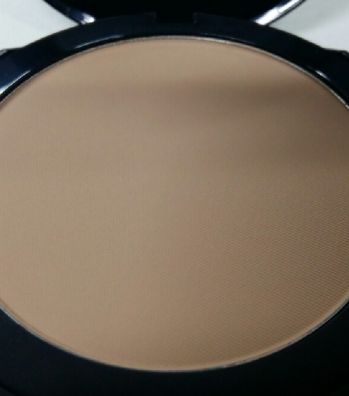 REVLON 色彩持久定妆粉 [830 浅色/中等] common.review image