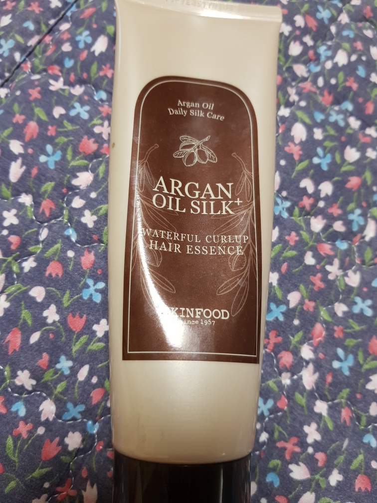 스킨푸드 (SKINFOOD) 아르간 오일 실크 플러스 워터풀 컬업 헤어 에센스 review image