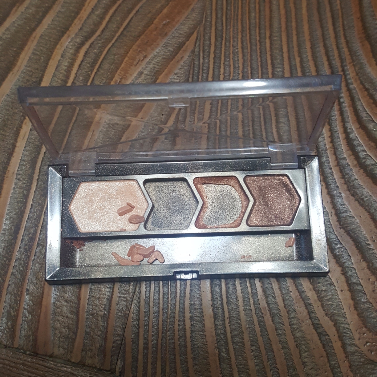 메이블린뉴욕 (MAYBELLINENEWYORK) 다이아몬드 글로우 섀도우 [코퍼브라운] review image