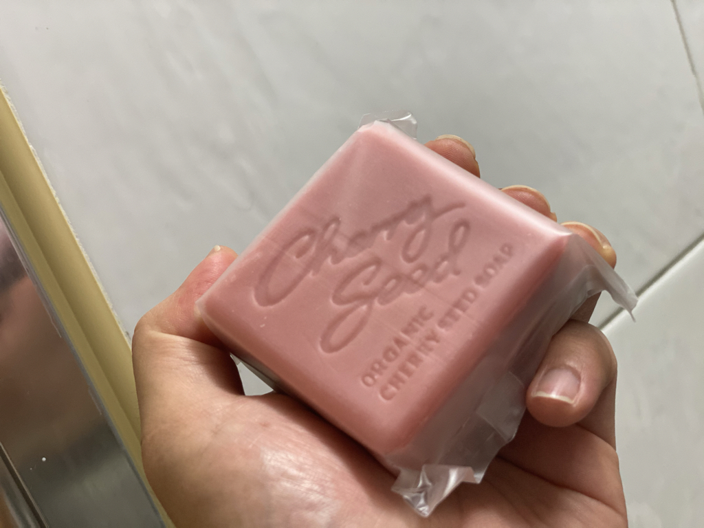 유리카 (YURICA) 퍼펙트 오가닉 체리씨드 비누 review image