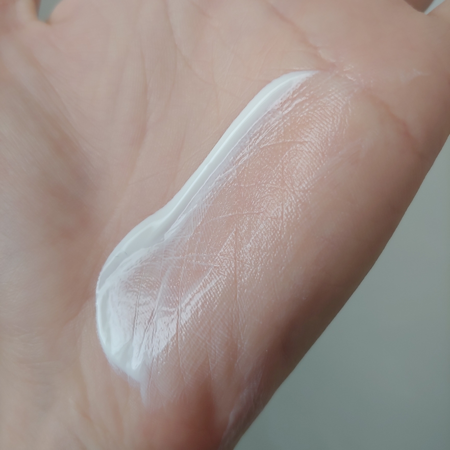 Real user review photo of Sunprise Mild Airy Finish [SPF50+/PA+++]