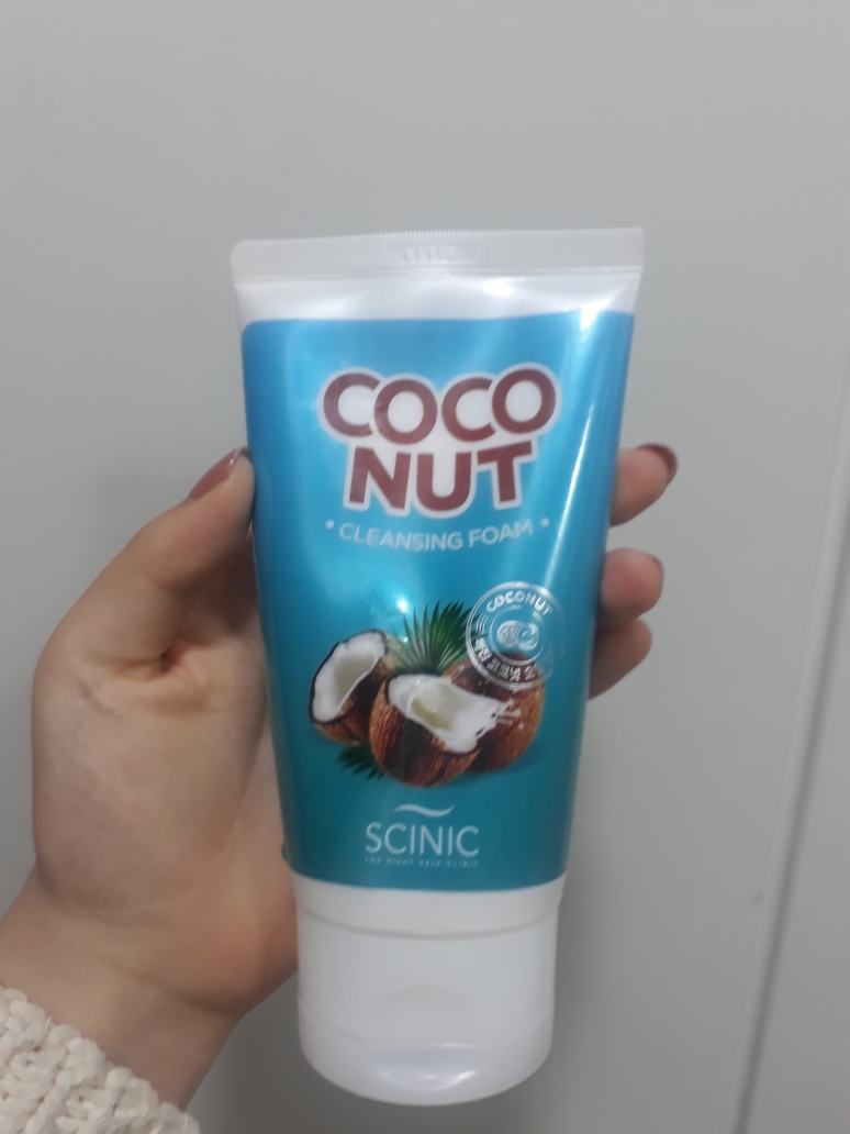 SCINIC Coconut Cleansing Foam review image