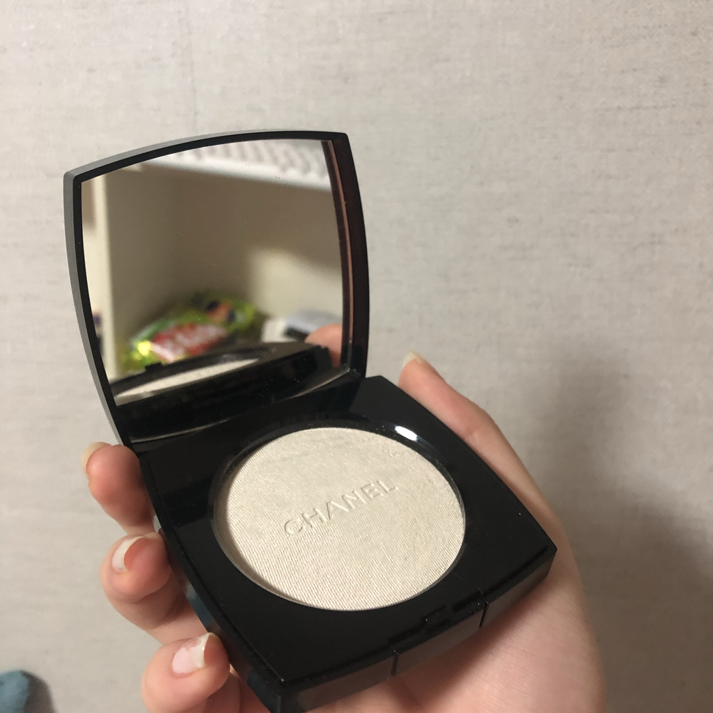 샤넬 (CHANEL) 뿌드르 뤼미에르 하이라이팅 파우더 [40 화이트오팔] review image