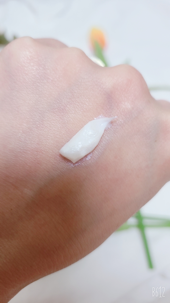 BOM (비오엠) 에잇 티 클렌징 폼 review image