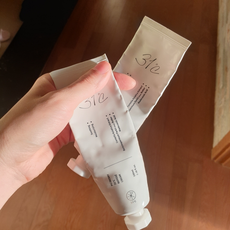 Ảnh đánh giá thực tế của người dùng về Kem dưỡng da Le Poze 31°C