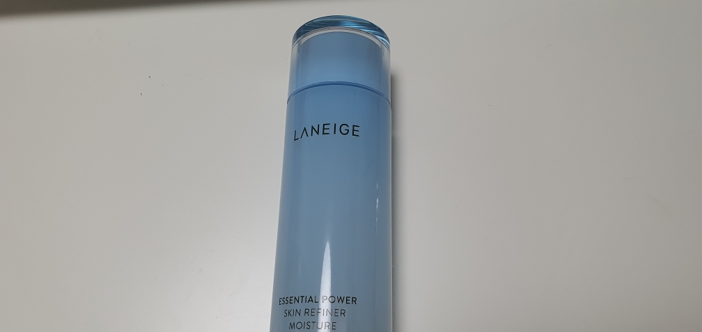 Real user review photo of Essential Power Skin Refiner [Light]