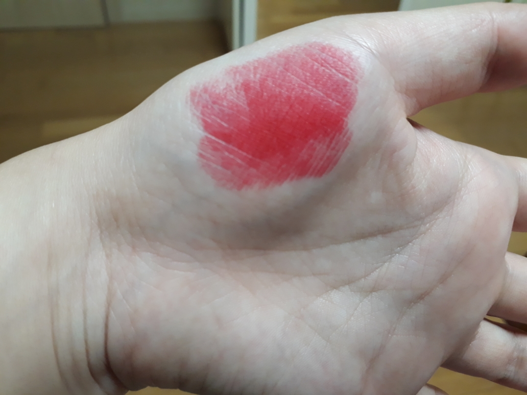 Real user review photo of Mad Matte Lip [003 Red Supreme]