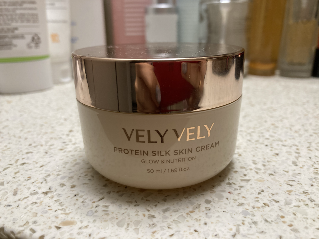 VELYVELY 蛋白蚕丝护肤霜 common.review image