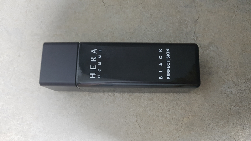 Real user review photo of Homme Black Perfect Skin