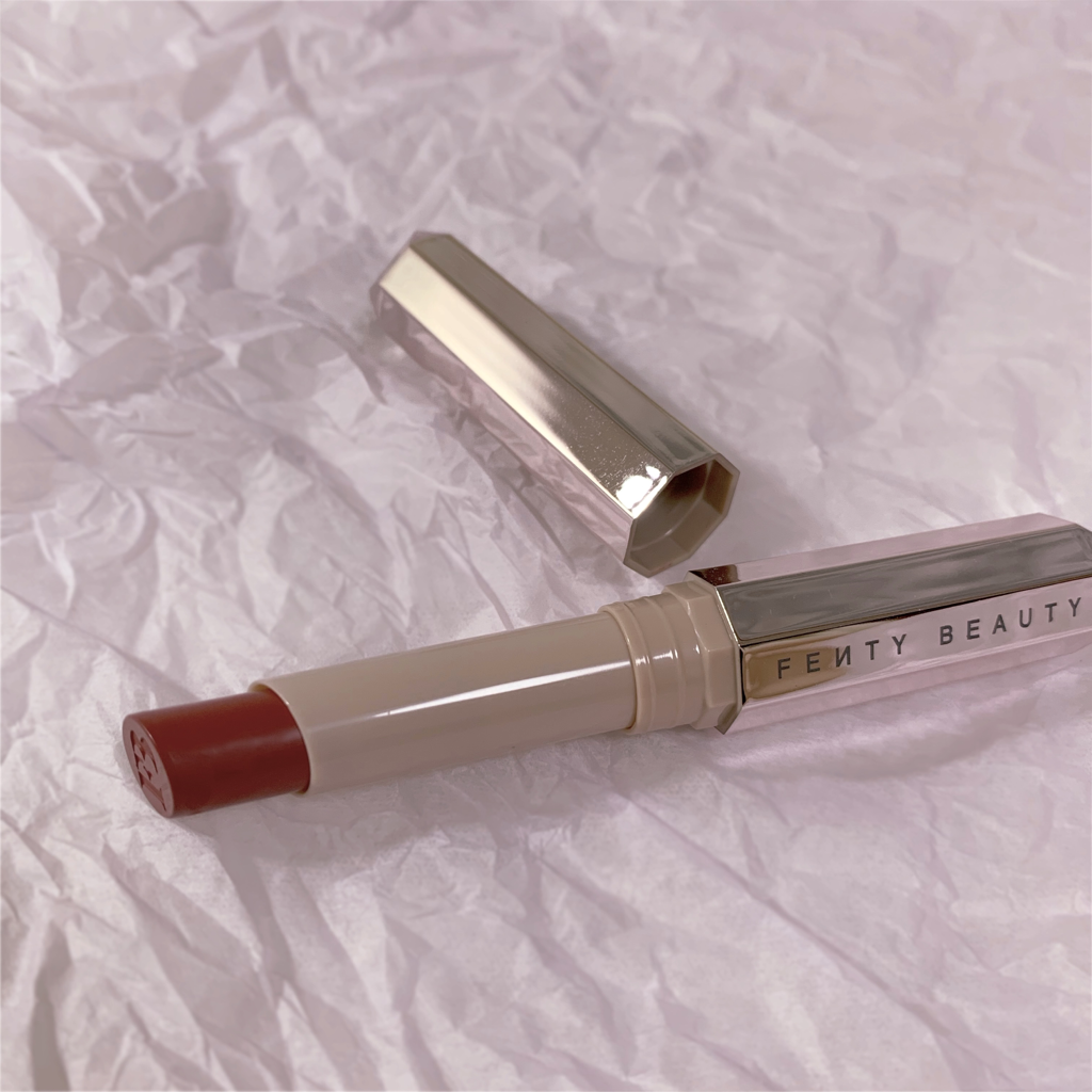 펜티뷰티 (FentyBeauty) (해외) 매트모아젤 플러쉬 매트 립스틱 [스팽크드] review image
