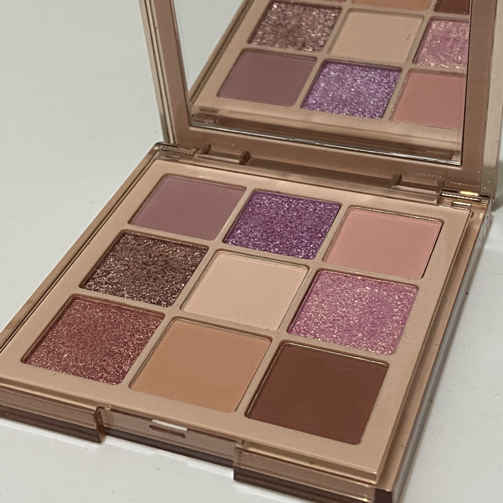 후다뷰티 (HudaBeauty) 라이트 누드 옵세션 아이섀도 팔레트 review image