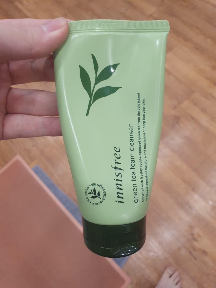 INNISFREE Green Tea Foam Cleanser review image