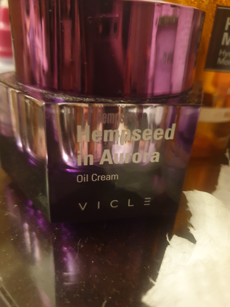 VICLE Hemp Seed in Aurora Oil Cream review image