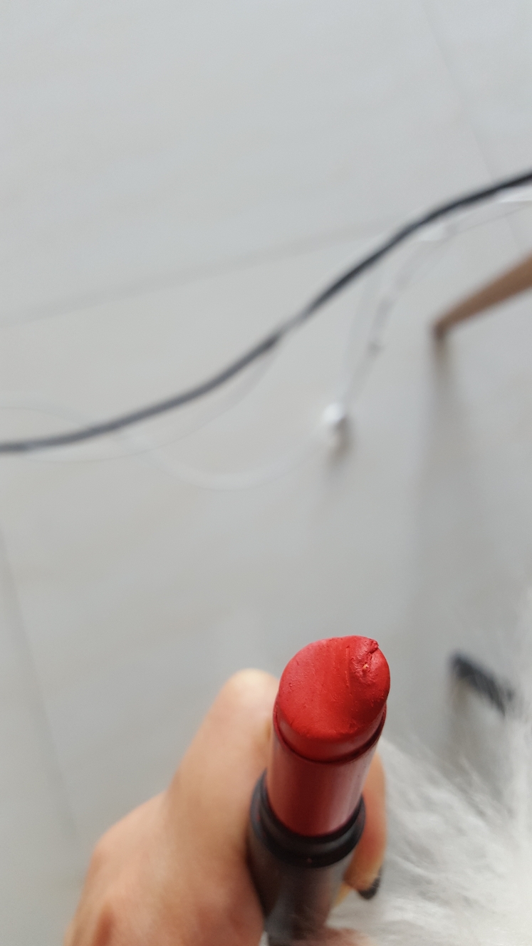 Real user review photo of Mad Matte Lip [003 Red Supreme]