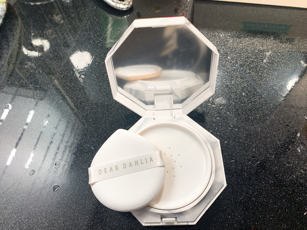 DEARDAHLIA Skin Paradise Pure Moisture Cushion Foundation [SPF37/PA+++] [02 Natural Beige] review image