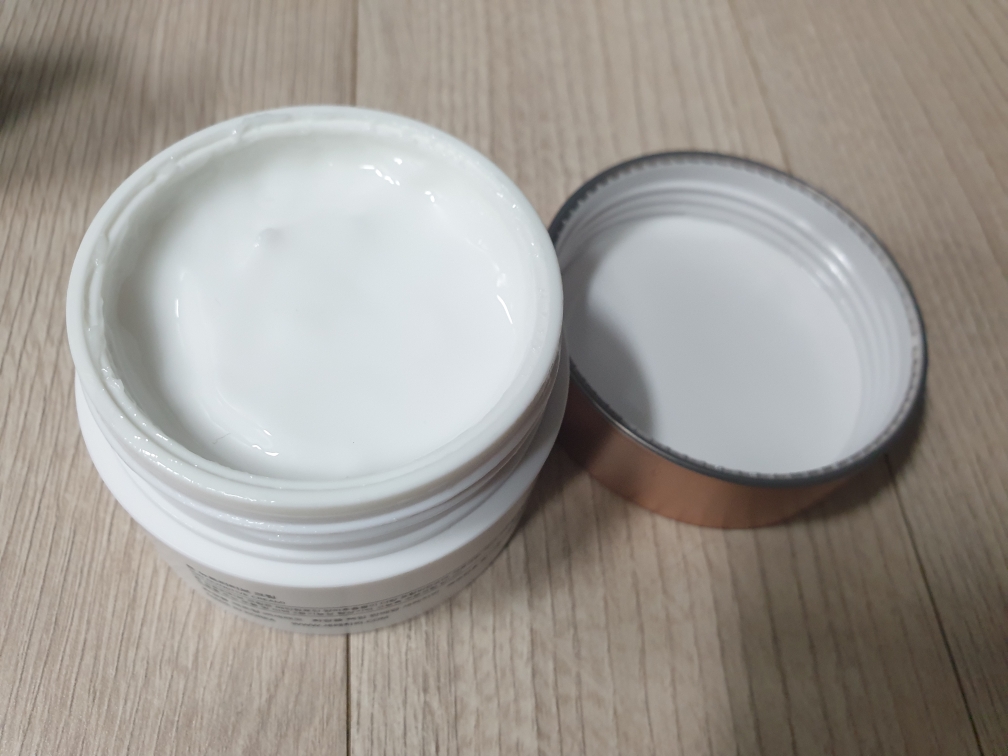 세레치피 (C.H.P) 온 뉴트리티브 크림 review image
