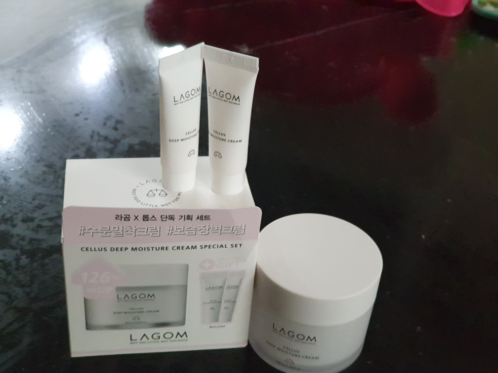 深层保湿霜的真实用户使用照片