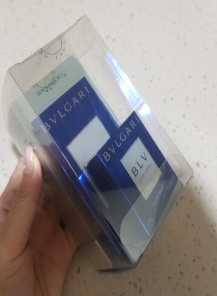 蓝色浓郁男士淡香水的真实用户使用照片