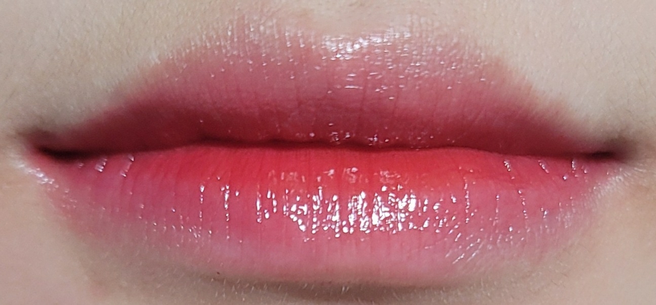 입생로랑뷰티 (YVESSAINTLAURENTBEAUTY) 베르니 아 레브르 바이닐 크림 립 스테인 [411 리듬레드] (비닐틴트) review image