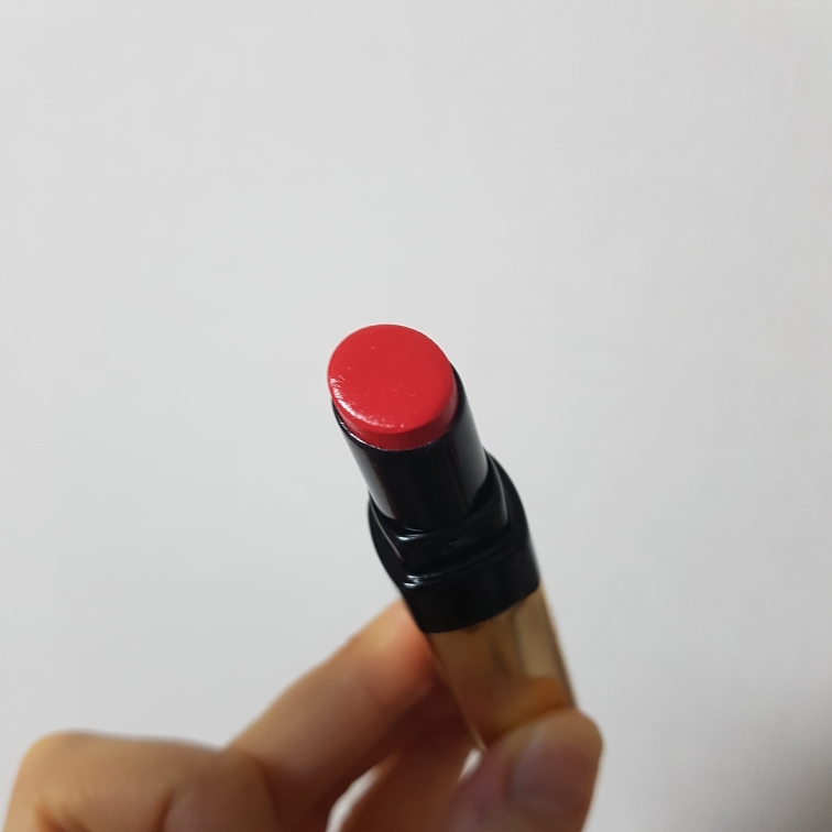 BOBBIBROWN Luxe Shine Intense Lipstick [Showstopper] review image