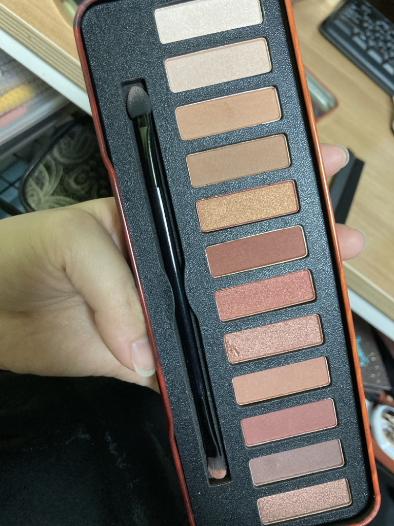 w7 (더블유세븐) 블레이진 아이섀도우 팔레트 review image