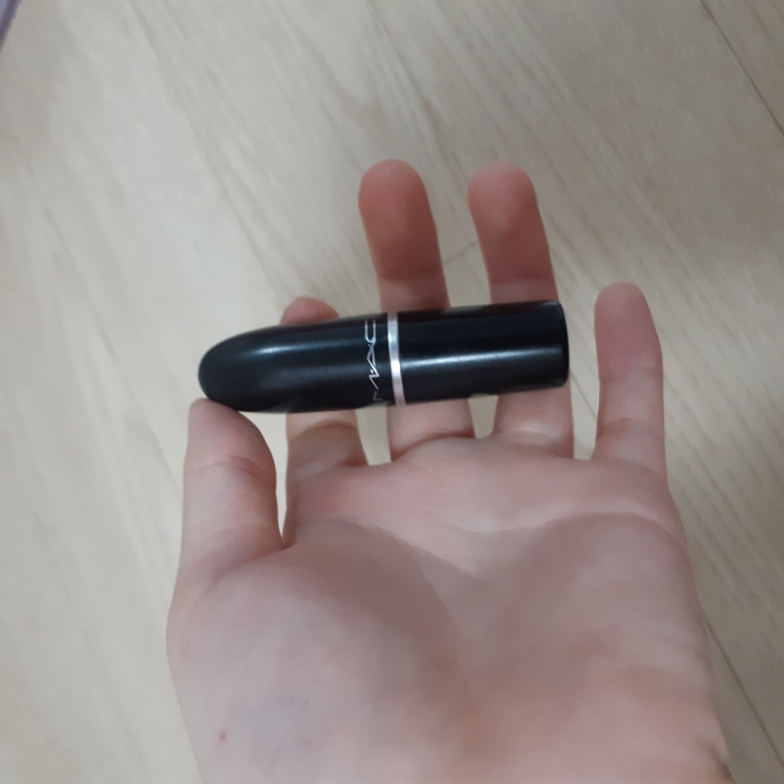 맥 (MAC) 새틴 립스틱 [모카] review image
