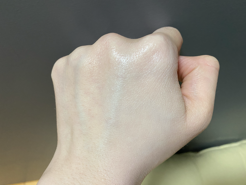 清洁弧形气垫粉底霜[SPF50+/PA+++][21号水光粉嫩米色]的真实用户使用照片