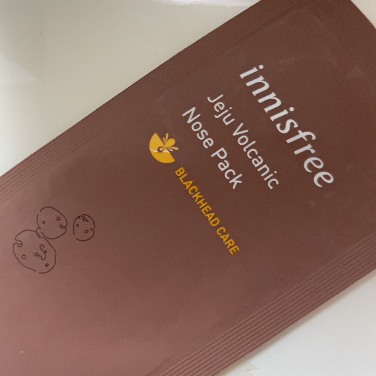 Real user review photo of volcanic nose pack