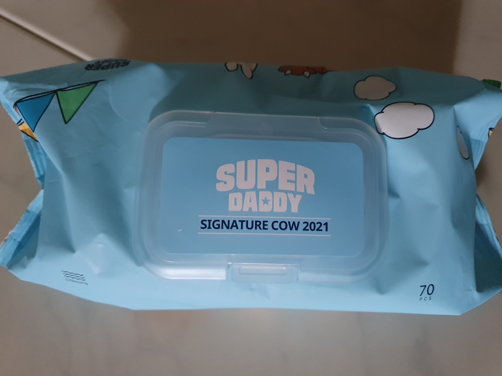 SUPERDADDY New year edition hypoallergenic baby wipes review image