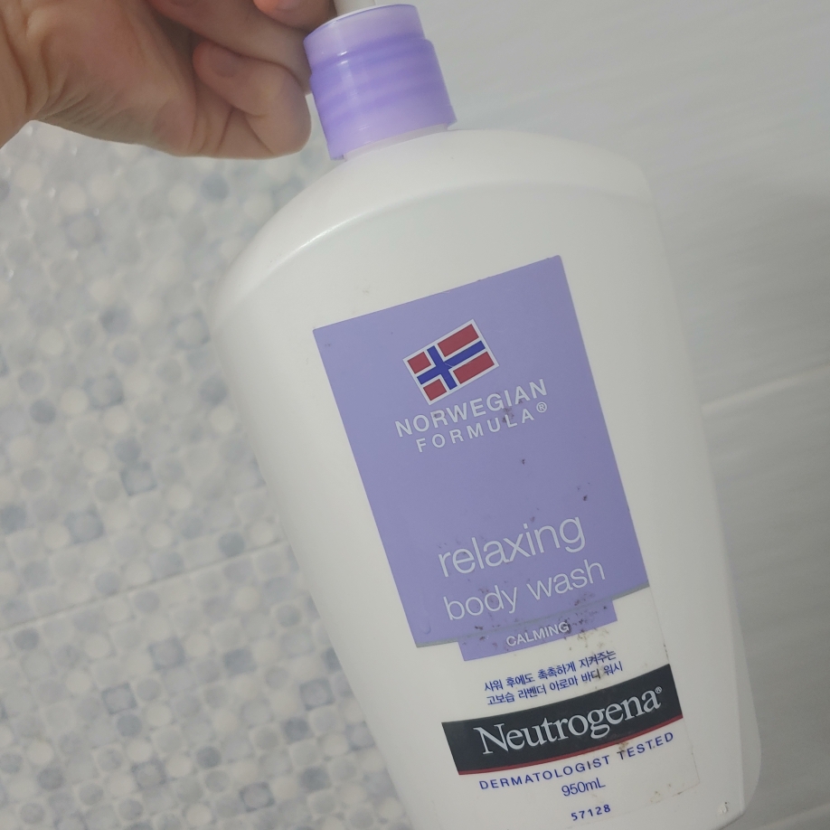 Neutrogena relaxing body wash review image