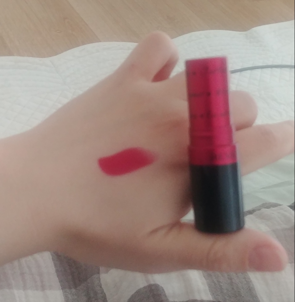 레브론 (REVLON) 수퍼 러스트러스 립스틱 [745 러브이즈온] review image
