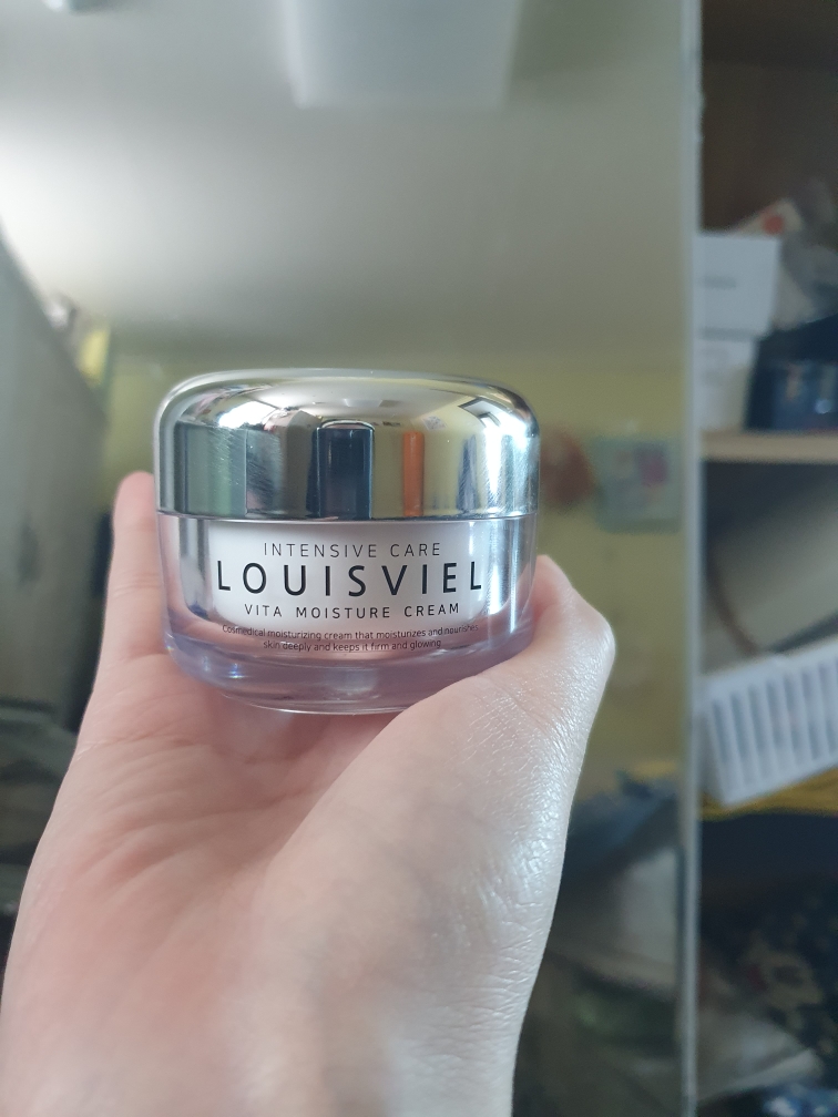 LOUISVIEL Light whitening cream review image