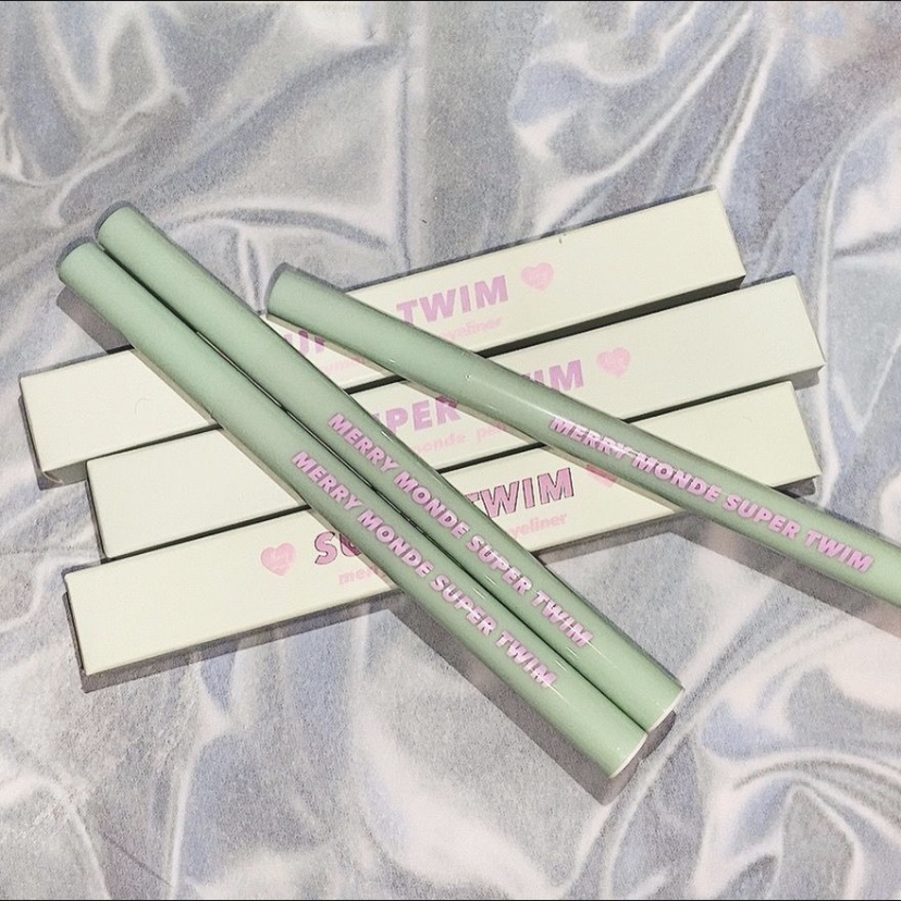 Real user review photo of SUPER TWIM PEN EYELINER [01 VIVID BLACK]