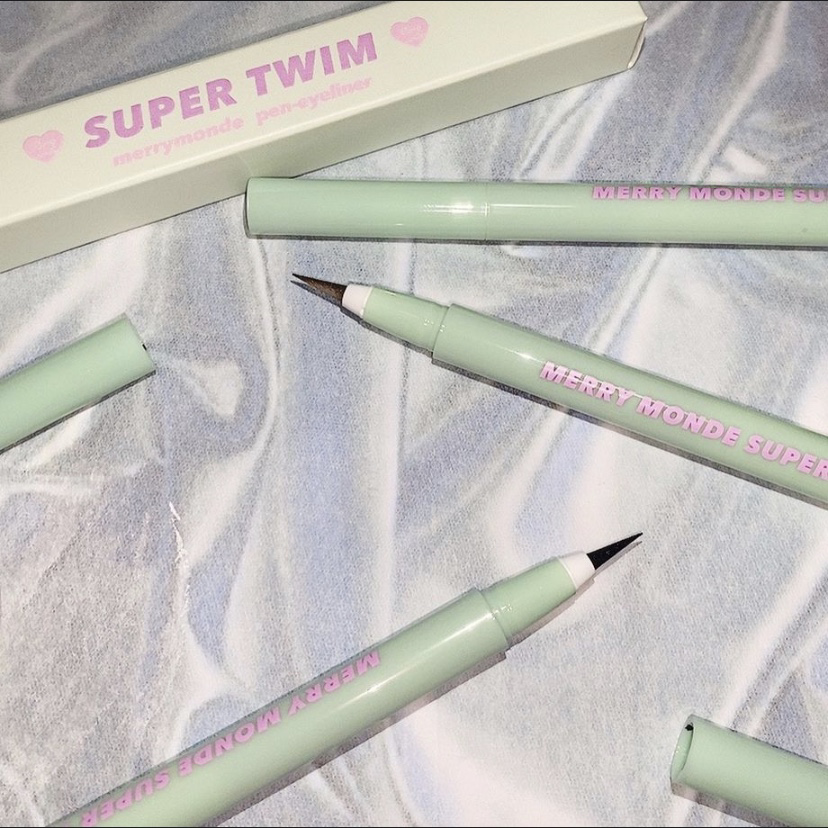 Real user review photo of SUPER TWIM PEN EYELINER [01 VIVID BLACK]