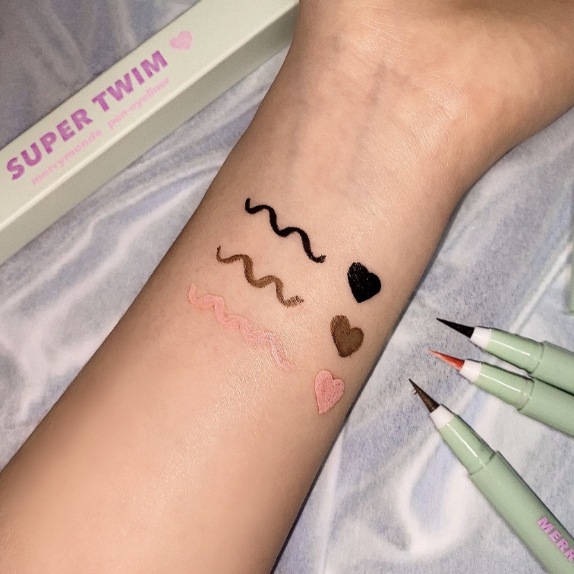 Real user review photo of SUPER TWIM PEN EYELINER [01 VIVID BLACK]