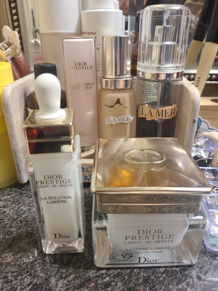 Dior Prestige Light in White La Sollution Lumière | Hwahae Global