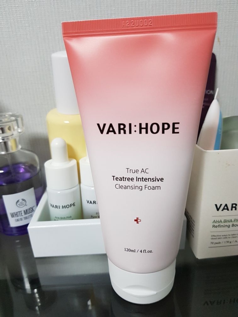 베리홉 (VARI:HOPE) 트루 에이씨 티트리 인텐시브 클렌징 폼 review image