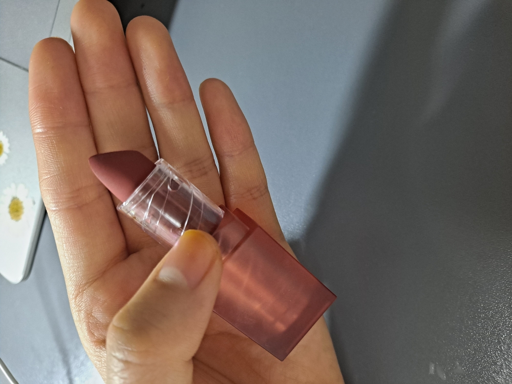 Real user review photo of Last Powder Lipstick [04 Just Forget]