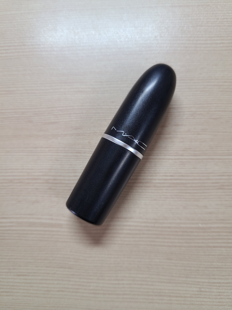 复古哑光唇膏 [危险]的真实用户使用照片
