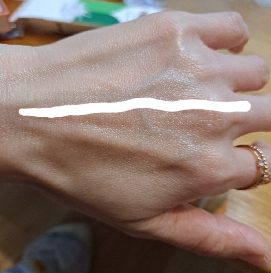 맥퀸뉴욕 (MACQUEENNEWYORK) 하얀우유 톤업 선크림 [SPF50+/PA++++] review image