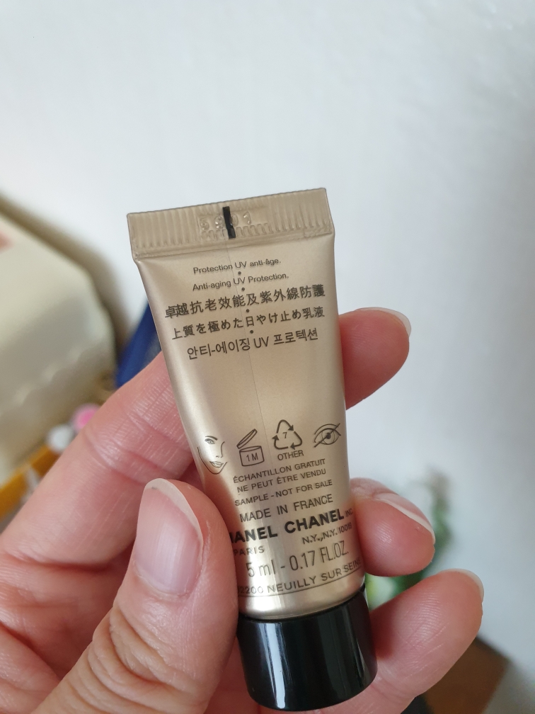 CHANEL Sublimage La Protection UV [SPF50+/PA+++] Reviews for 30s