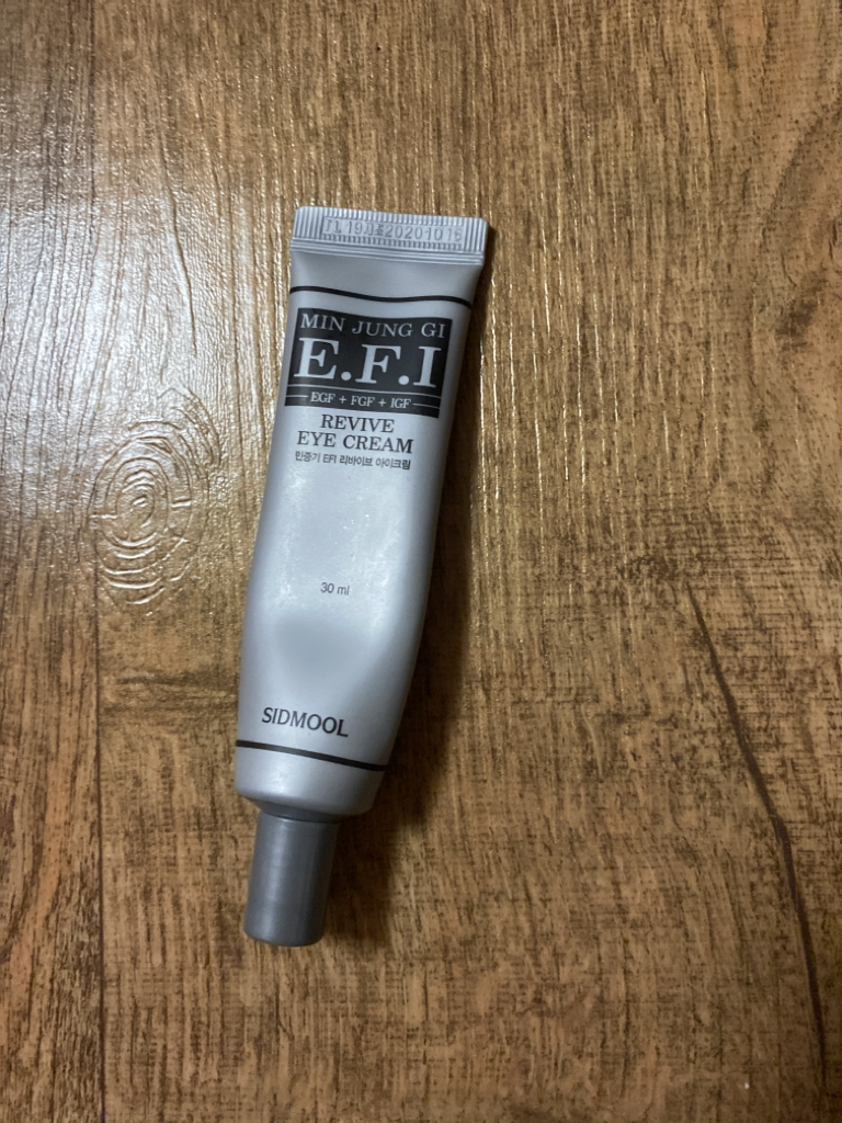 Minjunggi EFI 眼霜的真实用户使用照片