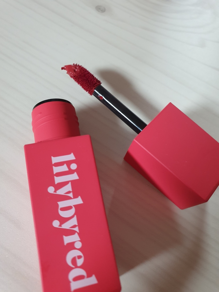 릴리바이레드 (lilybyred) 무드 라이어 벨벳 틴트 [7호 딸기슈먹은척] review image