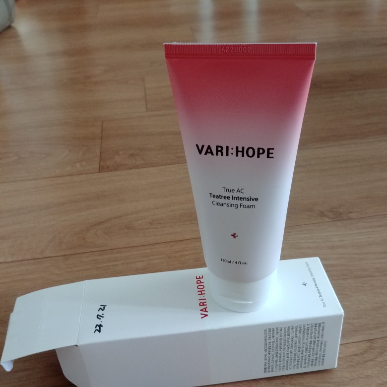 베리홉 (VARI:HOPE) 트루 에이씨 티트리 인텐시브 클렌징 폼 review image
