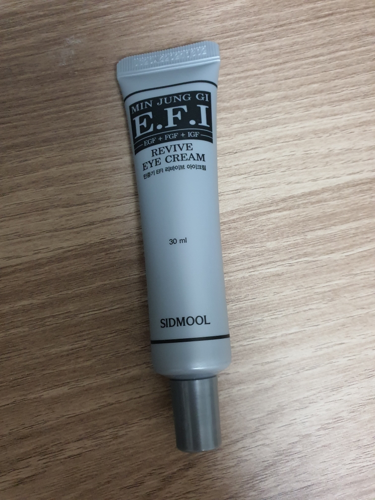 Minjunggi EFI 眼霜的真实用户使用照片