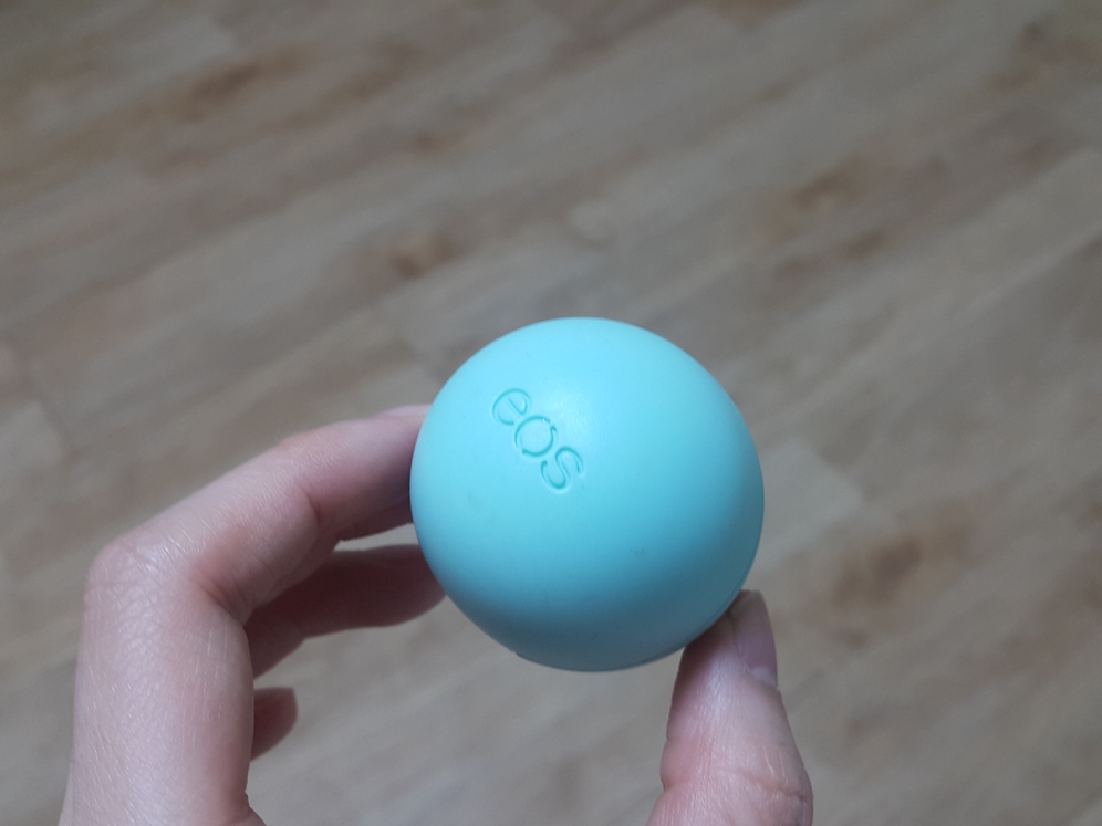 EOS Vanilla Mint Soft Lip Balm review image