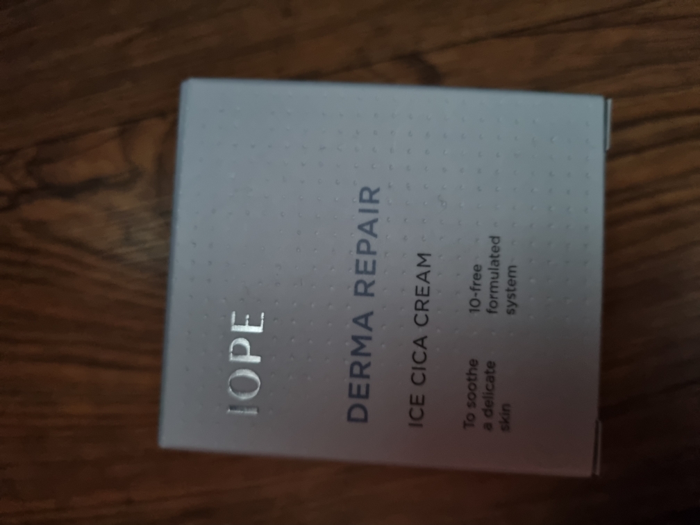 IOPE Derma Repair Ice Cica Cream review image