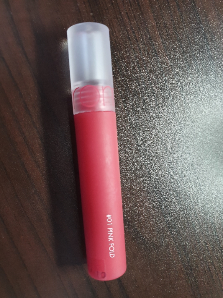 透明哑光唇膏 [粉红折痕]的真实用户使用照片