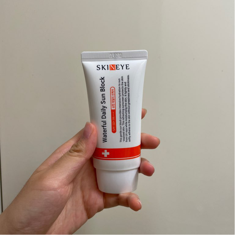 스킨아이 (SKINEYE) 워터풀 데일리 선블럭 [SPF50+/PA+++] review image