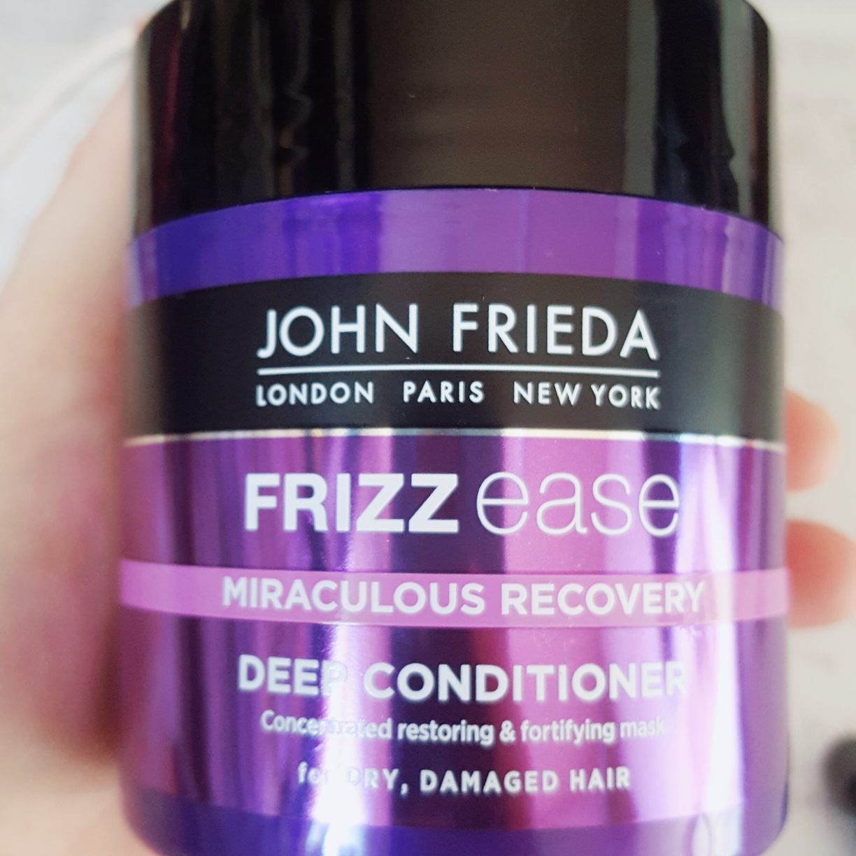 존프리다 (JOHNFRIEDA) (해외) 프리즈 이즈 미라큘러스 리커버리 딥 컨디셔너 review image